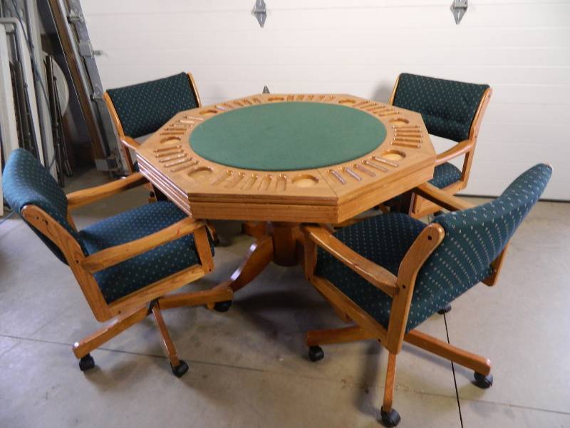 lot 11 image: Poker  Game Table with Chairs