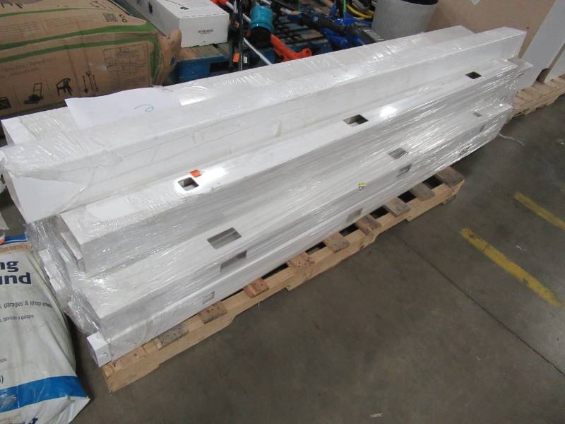 lot 234 image: Pallet of Fencing White Vinyl Posts and Rails.