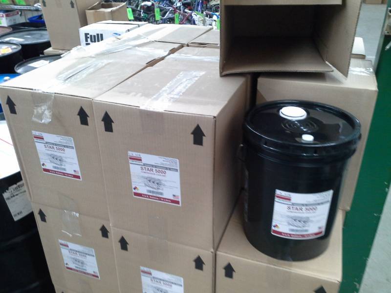 lot 38 image: 6 Buckets of U.S. Air Compressor Star 5000 Compressor Coolant 5-Gallon