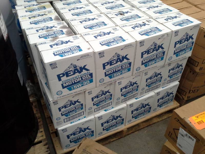 lot 92 image: 18 Cases of Peak Conventional Motor Oil 5W-30 1-qt. Bottles
