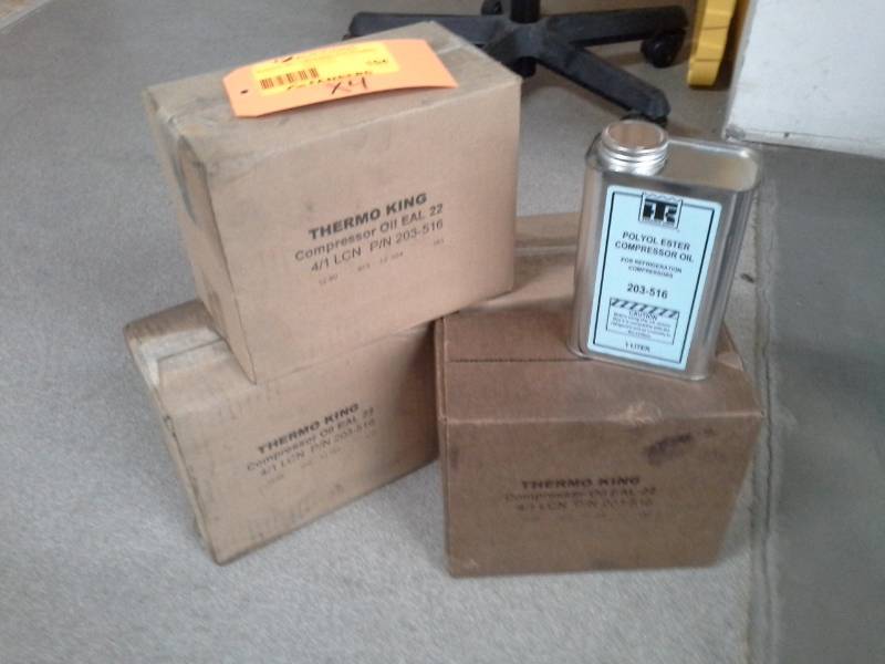 lot 104 image: 4 Cases of Thermo King Polyol Ester Compressor Oil 203-515 1-liter Can