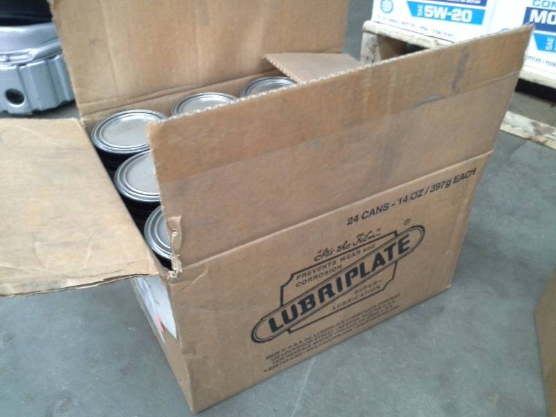 lot 131 image: 1 Case of Lubriplate 930-AAA Lubricant 14-oz. Cans