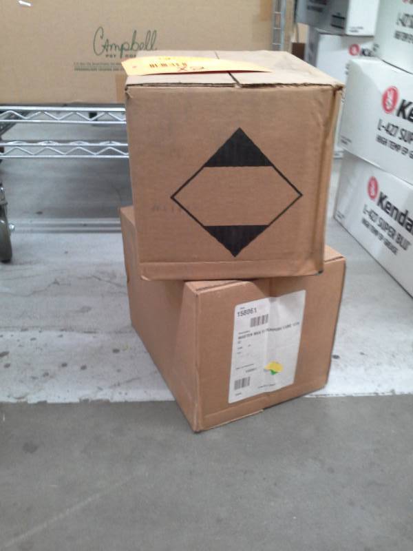 lot 139 image: 2 Cases of Master Penetrating Oil 10-oz. Steel Cans Level Three Aerosol