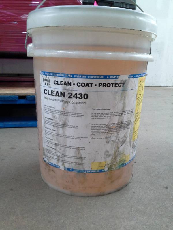 lot 156 image: 1 Bucket of Master Fluid Solutions Master Stages Clean 2430 Washing Compound 5-Gallon