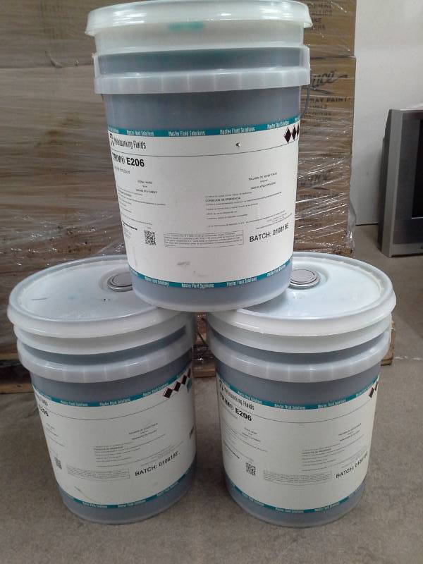 lot 159 image: 3 Buckets of Master Fluid Solutions Master Trim TRIM E206 Long Life Emulsion Metalworking Fluid 5-Gallon