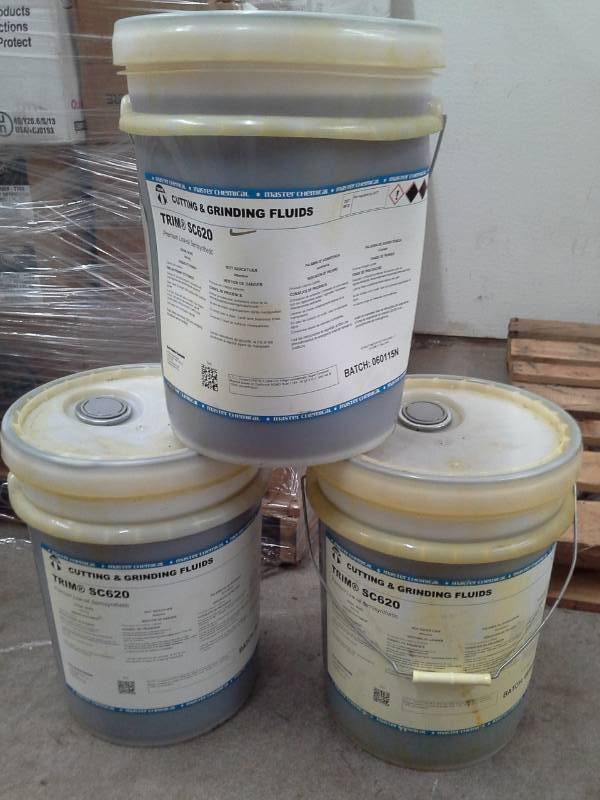 lot 161 image: 3 Buckets of Master Fluid Solutions Master Trim TRIM SC620 Premium Low-Oil Semisynthetic Cutting and Grinding Fluid 5-Gallon
