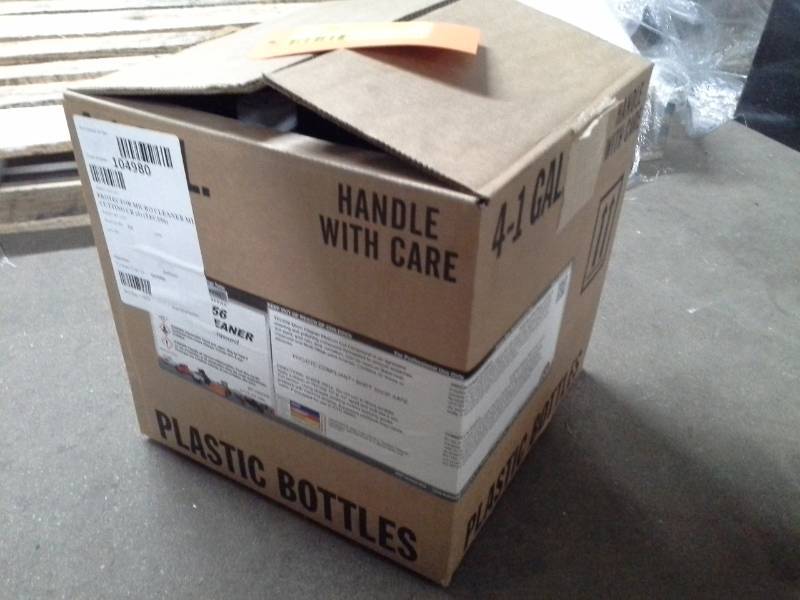 lot 201 image: 2 Bottles of Technicians Choice TEC 556 Micro Cleaner Medium Cut Compound 1-Gallon