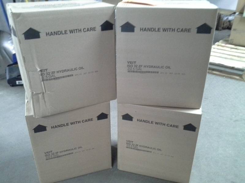 lot 241 image: 4 Cases of Veit ISO 32 ZF Hydraulic Oil 2.5-Gallon Bottles