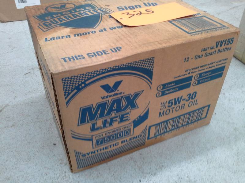 lot 325 image: 1 Case of Valvoline MAX Life Synthetic Blend Motor Oil 5W-30 1-qt. Bottles