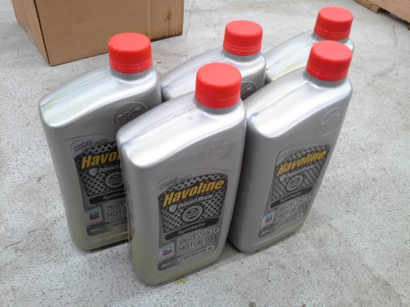 lot 335 image: 5 Bottles of Havoline Synthetic Motor Oil 5W-30 1-qt.