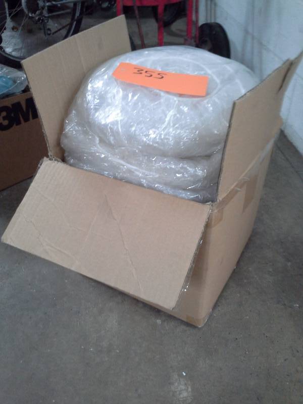 lot 355 image: 1 Case of Technicians Choice TEC1326 Auto Steering Wheel Covers