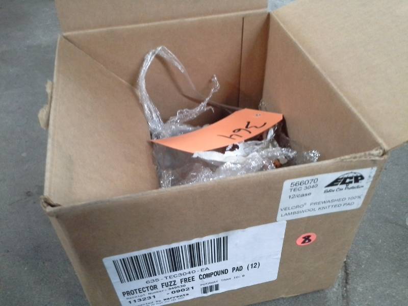 lot 364 image: 1 Case of Technicians Choice TEC3040 Velcro Prewashed Lambswool Knitted Pad