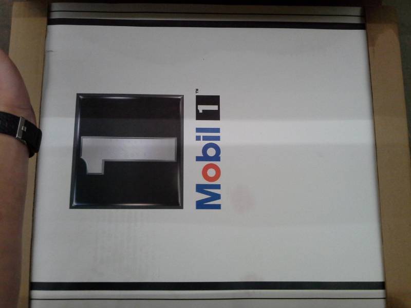 lot 377 image: 1 Case of Mobil Floor Mats