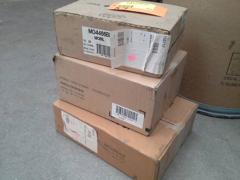 lot 269 image: Three Cases of Misc. Oil Filters