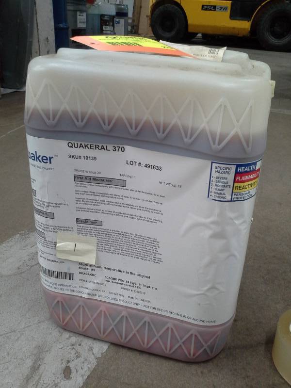 lot 279 image: 19 KG Pail of Quakeral 370 Heavy-Duty Chlorine-Free Emulifiable