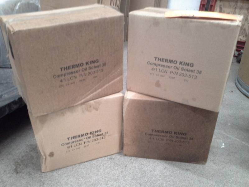 lot 291 image: 4 Cases of Thermo King Compressor Oil Solest 35