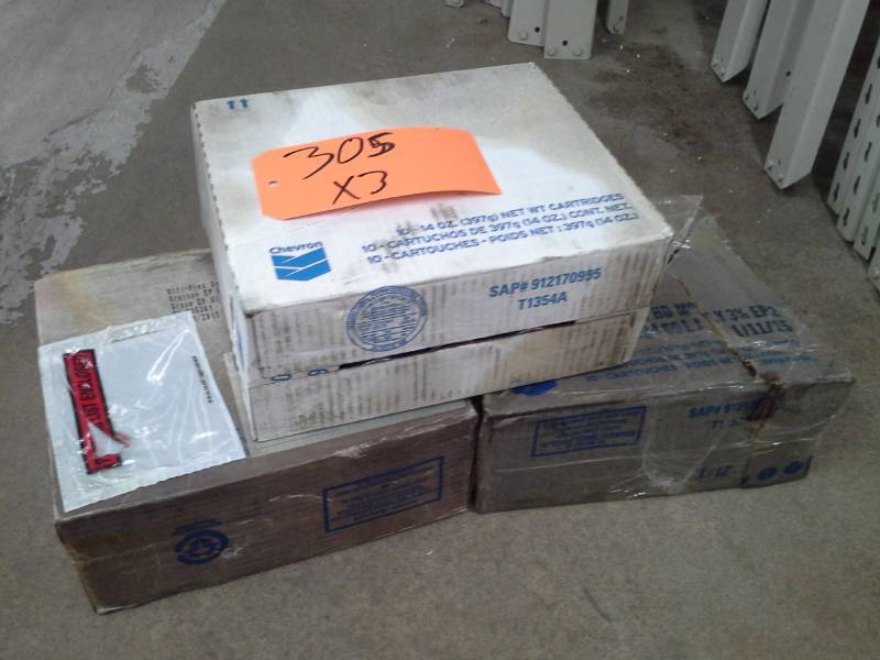 lot 305 image: 3 Cases of Chevron Delo Grease EP 2