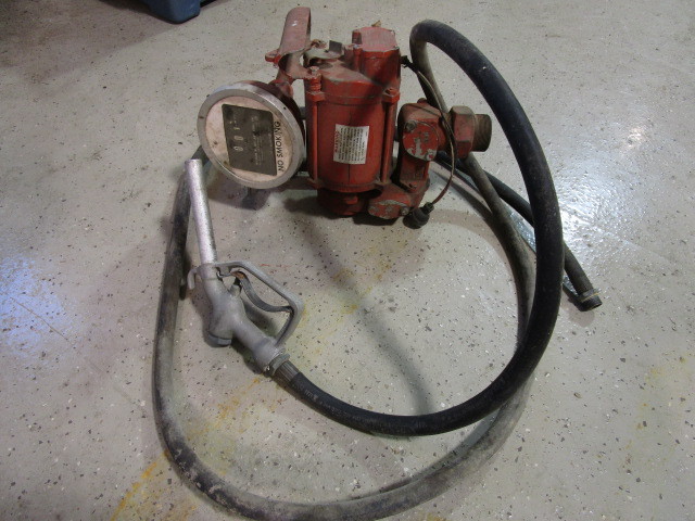 lot 264 image: METERED FUEL PUMP WITH DISPENSING HOSE