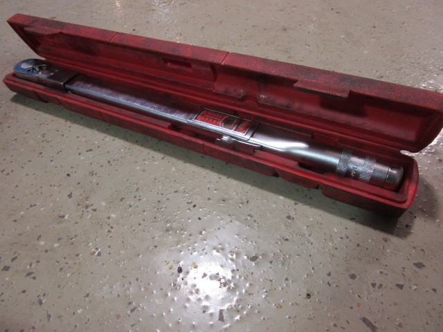 lot 274 image: SNAP ON TOOLS  LARGE TORQUE WRENCH