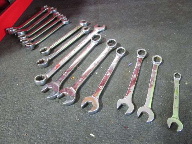 lot 289 image: METRIC WRENCHES AND ONE STANDARD WRENCH