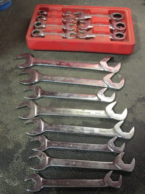 lot 295 image: GEAR HEAD AND MATCO WRENCHES