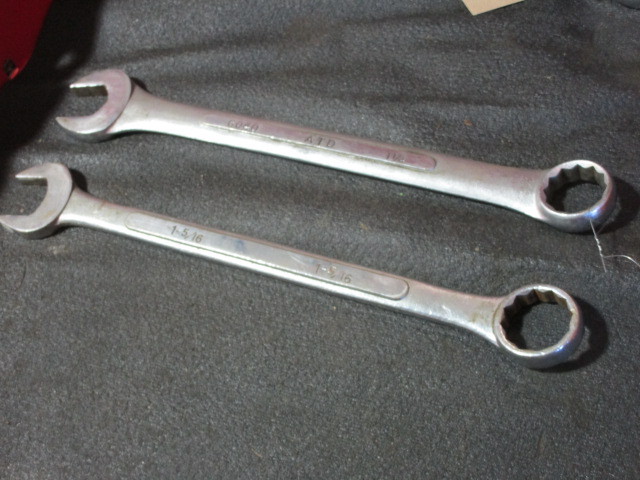 lot 301 image: JUMBO OPEN AND CLOSED END WRENCHES