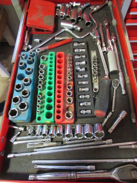 lot 305 image: SNAP ON TOOL RACTHETS AND SOCKETS