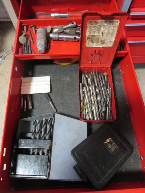 lot 308 image: SNAP ON STUD REMOVER SET, BLUE POINT SCRAPERS , DRILL BITS, KNIVES, MORE