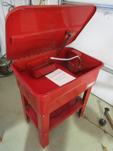lot 323 image: 20 GALLON PARTS WASHER