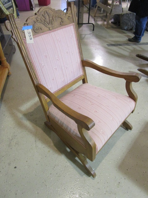 lot 333 image: ANTIQUE OAK PLATFORM ROCKER