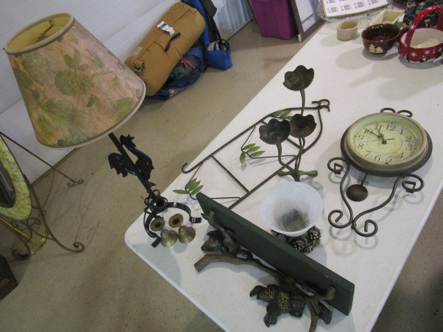 lot 342 image: HOME DECOR