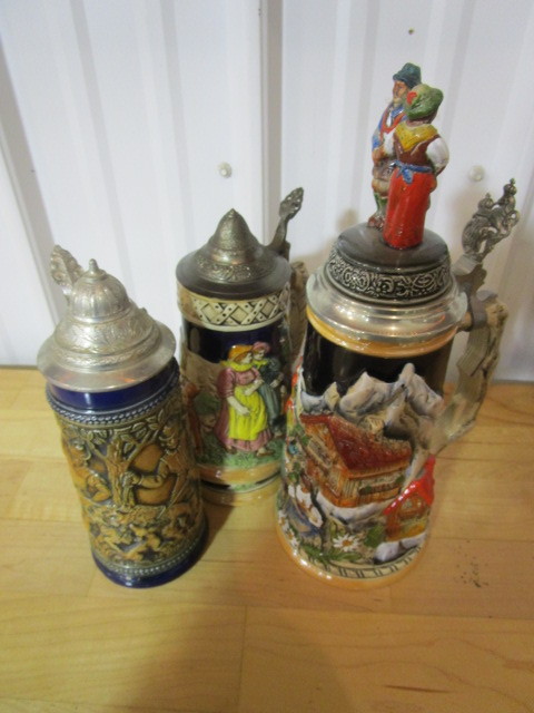 lot 359 image: ZOLLER & BORN LIMITED EDITION  BAVARIAN MUSICAL STEIN WITH DANCERS