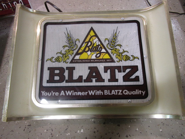 lot 363 image: BLATZ LIGHT UP SIGN