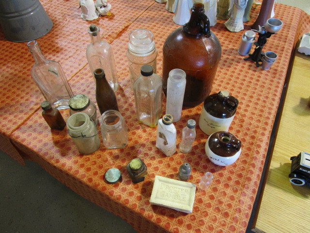 lot 372 image: VINTAGE BOTTLES AND JUGS