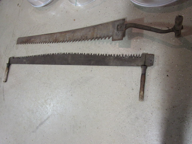 lot 381 image: LONG SINGLE AND DOUBLE HANDLE TREE SAWS
