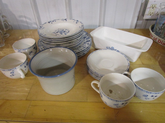 lot 382 image: REW WING, LAURA ASHLEY, CORNING