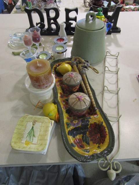 lot 392 image: CANDLES, COASTERS, POTTERY AND MORE