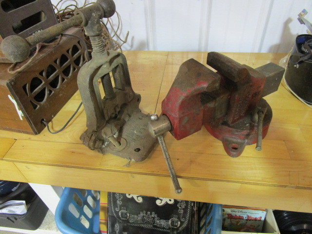 lot 254 image: 2 PIPE VISES
