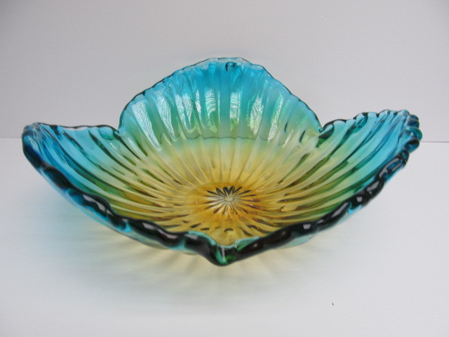 lot 9 image: Large MURANO Art Glass Centerpiece Bowl