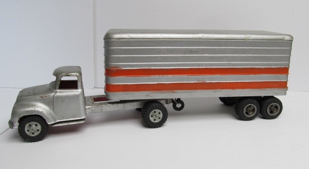 lot 20 image: Old Vintage TONKA Cargo Truck