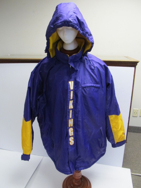 lot 62 image: Like-New MINNESOTA VIKINGS Winter Jacket - Size 4XL