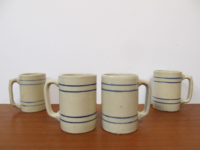 lot 40 image: 4 Vintage RED WING Blue Band Stoneware Mugs