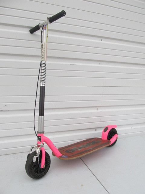 lot 73 image: California GO-PED Scooter by Patmont Motor Werks