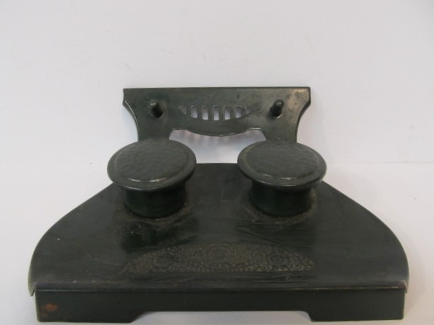 lot 85 image: Vintage Art Nouveau Metal Double Inkwell