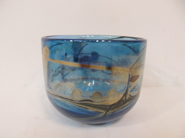 lot 92 image: Signed Casanova Hand Made Art Glass Small Bowl