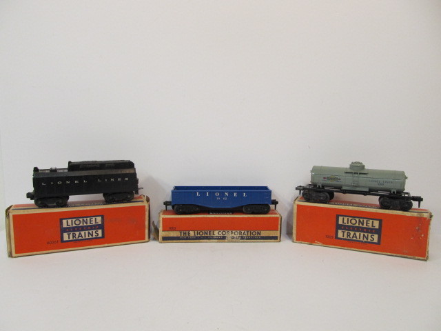 lot 96 image: 3 Vintage LIONEL Train Cars wCorrect Original Boxes