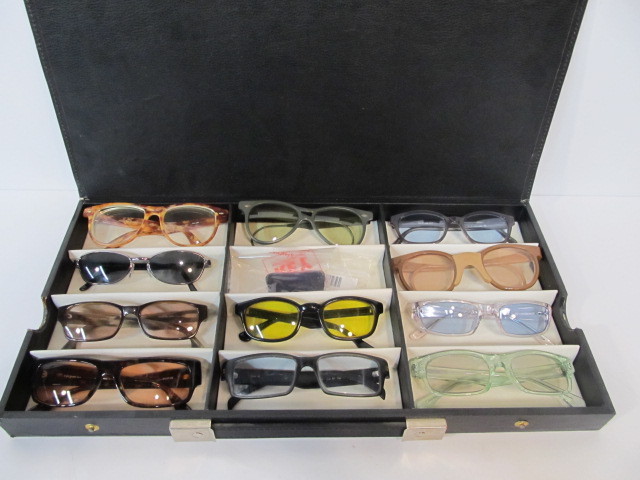 lot 103 image: Group of Vintage Sunglasses & Eyeglasses 