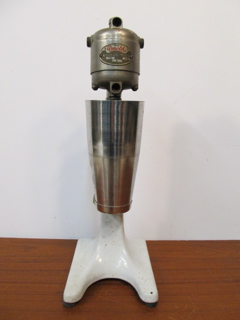 lot 127 image: Working Vintage Deco Enamel & Chrome ARNOLDS Automatic Mixer