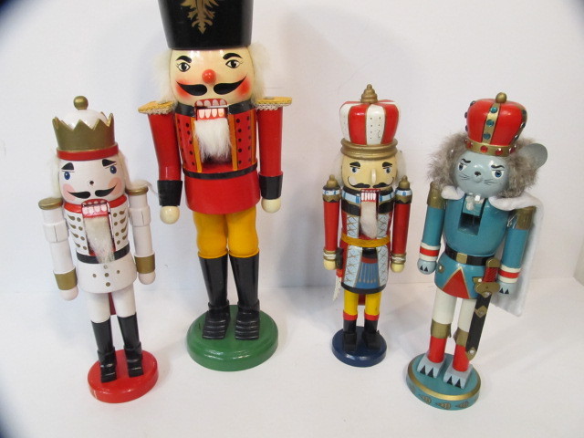 lot 202 image: Lot of Wooden Nutcracker Soldiers #2