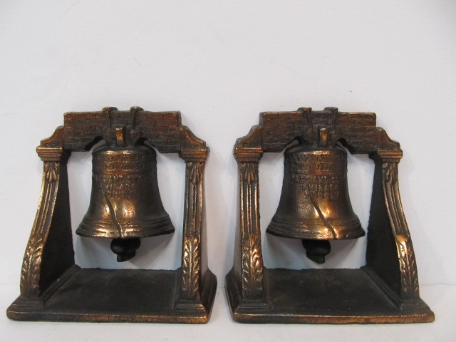lot 156 image: Old Vintage Cast Iron or Brass LIBERTY BELL Bookends